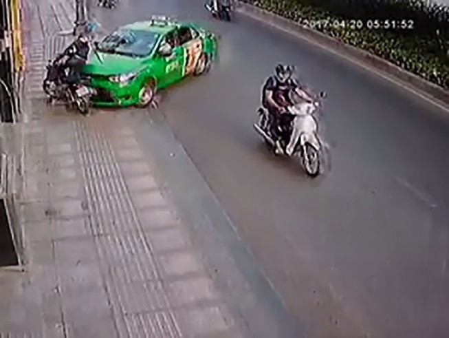 Tài xế taxi bắt cướp ở cửa ngõ Tân Sơn Nhất