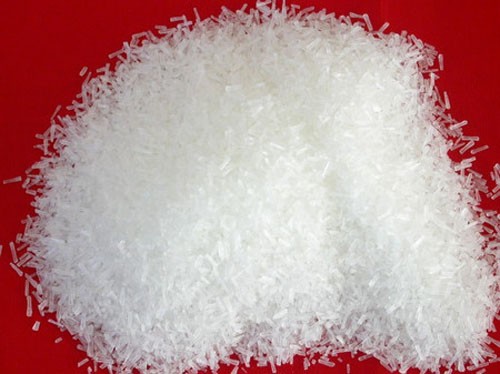 Đổ hàng trăm bao bột ngọt giả xuống hầm cầu