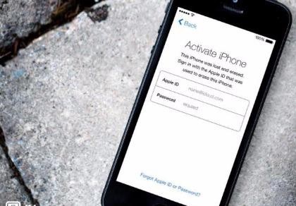 Trộm dọa đốt nhà để đòi lấy... mật khẩu Iphone