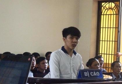 Mời bia không uống, hắt cả ly vô mặt và cái kết thảm...