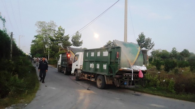 Đồng Nai: Người dân chặn xe chở rác vào nhà máy