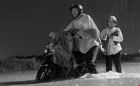 Mưa ngập 'tầm nhìn' và những con số biết nói ngày 26-9