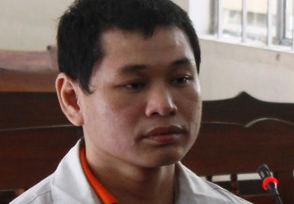 Bênh anh cọc chèo, nhận 18 tháng tù