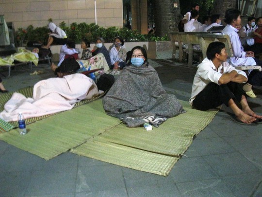 Chập điện, BV Bạch Mai khẩn cấp sơ tán bệnh nhân