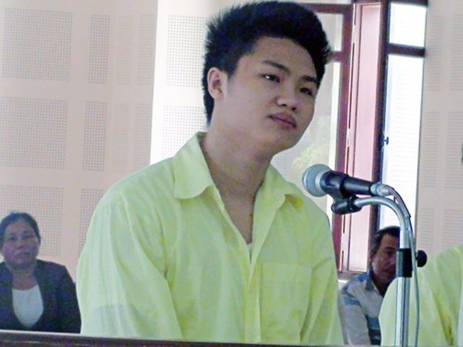 Leo cây … trộm cắp bị phạt 15 tháng tù