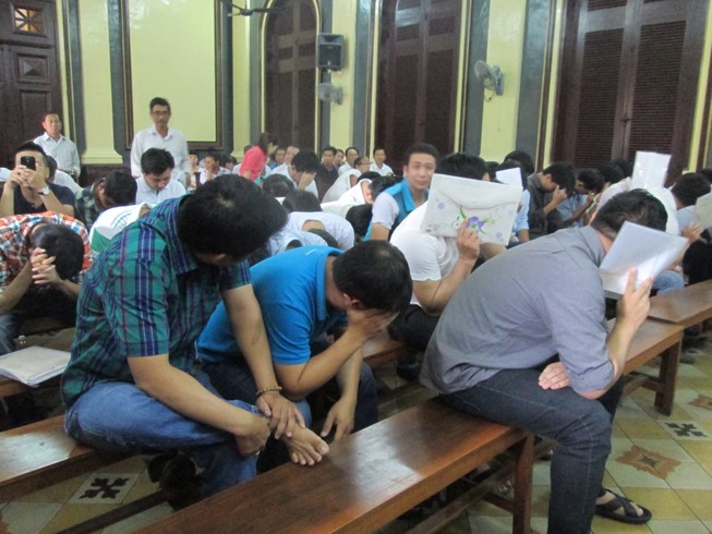Các cán bộ đánh bạc trên mạng M88 đối mặt với án tù giam