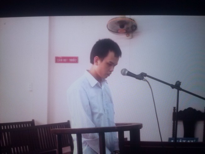 Nhân viên truyền thông lừa bán hàng qua mạng