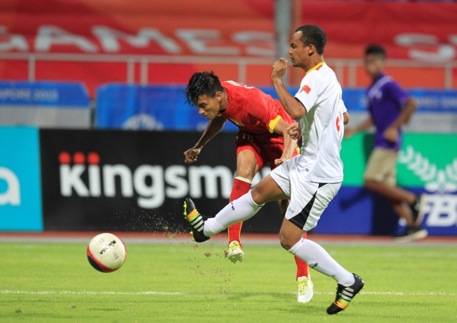 Đá chơi, đá thật