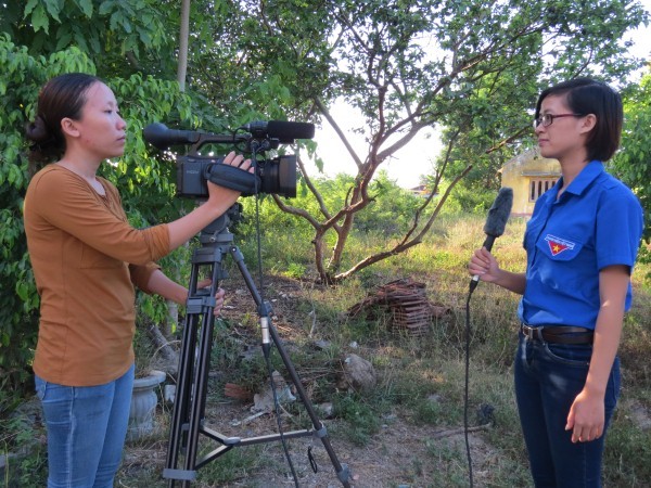 Buồn, vui đài huyện