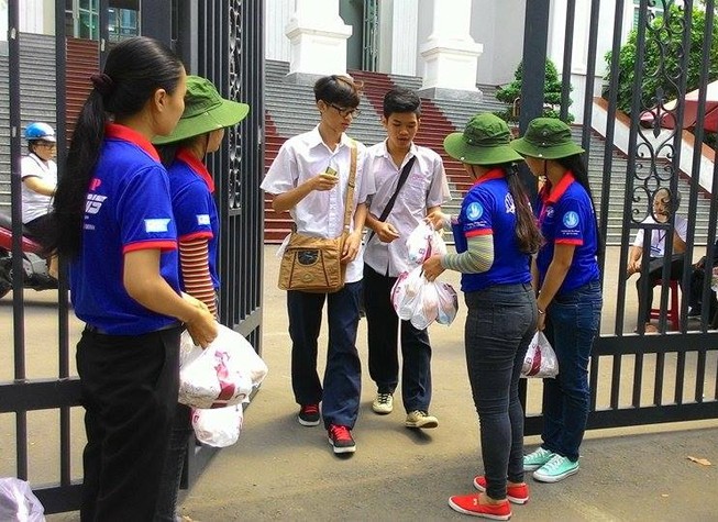 Thí sinh hồ hởi vì môn Toán khá dễ!