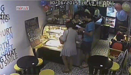 Nữ Việt kiều bị du khách dùng 'ảo thuật' lừa gần 7 triệu đồng