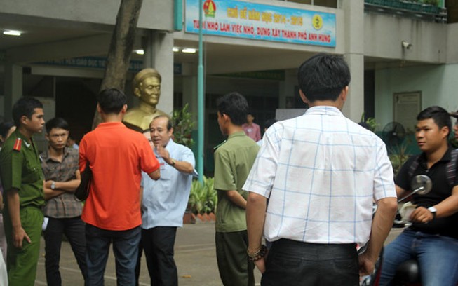 Thí sinh lại 'quậy tưng' phòng thi