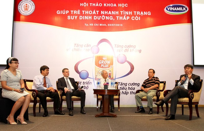 Giúp trẻ thoát nhanh tình trạng suy dinh dưỡng thấp còi