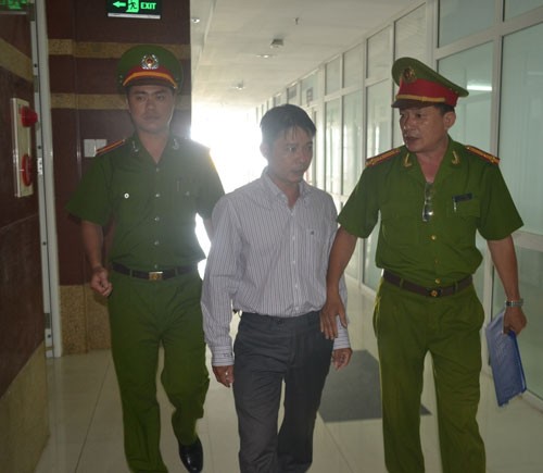 Trạm bảo vệ rừng biên chế 5 người thì 4 người bị bắt