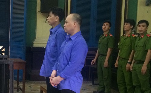 Lừa tiền đền bù giải toả, dân cùng cán bộ hầu toà