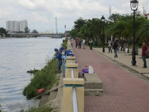 Đi đánh cá, phát hiện thi thể người phụ nữ bị cột tay