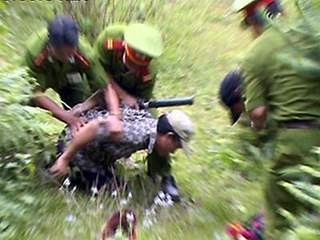 Bắt giữ nghi can đòi tiền ‘bảo kê’ công nhân