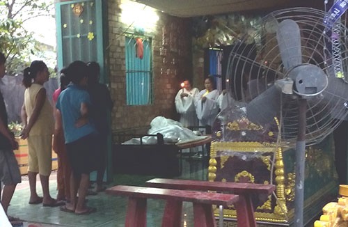 Vác rựa chém cả nhà hàng xóm, 1 người tử vong