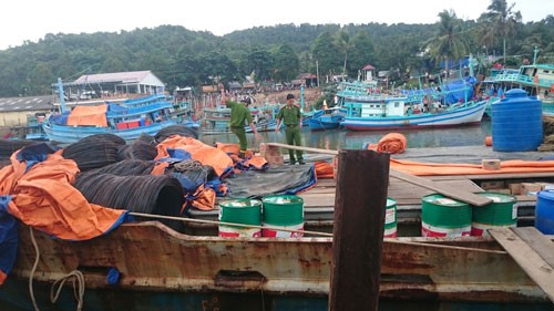 Nổ bình gas trên tàu, 3 người trọng thương