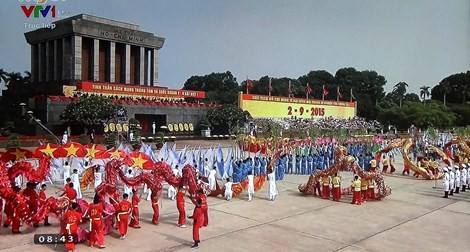 Ai đặt tên Quảng trường Ba Đình ?
