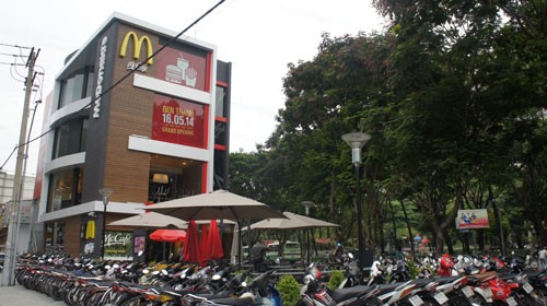 McDonald's VN lên tiếng về thông tin gà bị đối xử tàn tệ