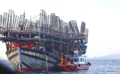 Cứu 38 thuyền viên, được Bộ trưởng Đinh La Thăng khen