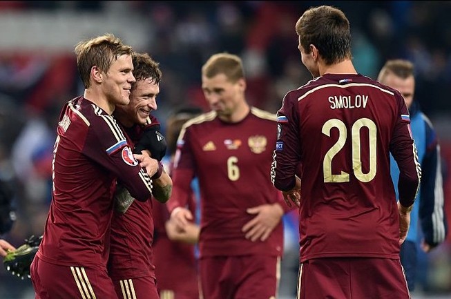 Vòng loại Euro 2016: Gấu Nga và Slovakia dắt tay tới Pháp