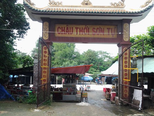 Cảnh bát nháo tại di tích quốc gia chùa núi Châu Thới