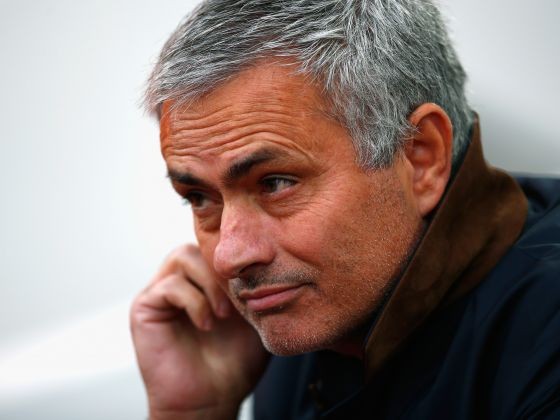 Mourinho đang hủy hoại hình ảnh Premier League