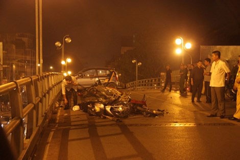 Khởi tố vụ taxi gây tai nạn liên hoàn trên cầu vượt Thái Hà