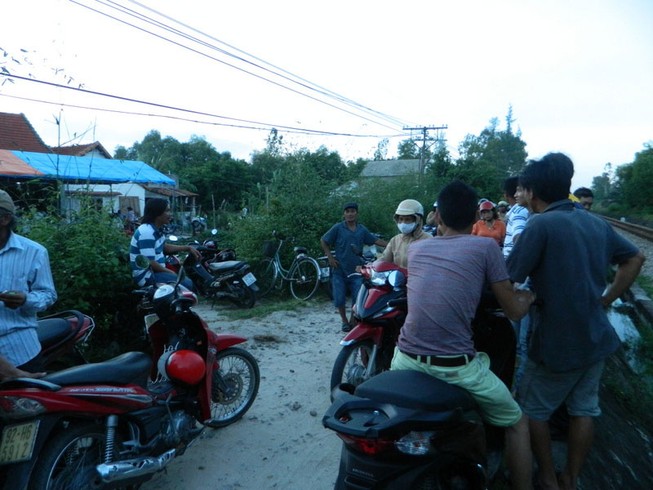 Vớt được xác ba học sinh đuối nước thương tâm