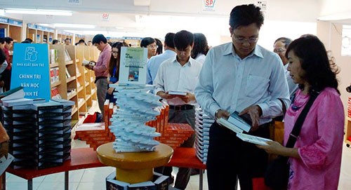 Có một nơi muốn mua giáo trình gì cũng có
