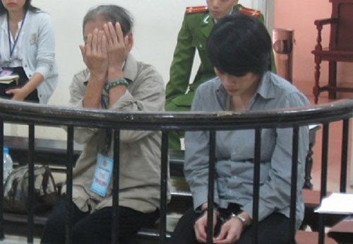 Bà lão lãnh 10 năm tù vì… nghe lời con gái