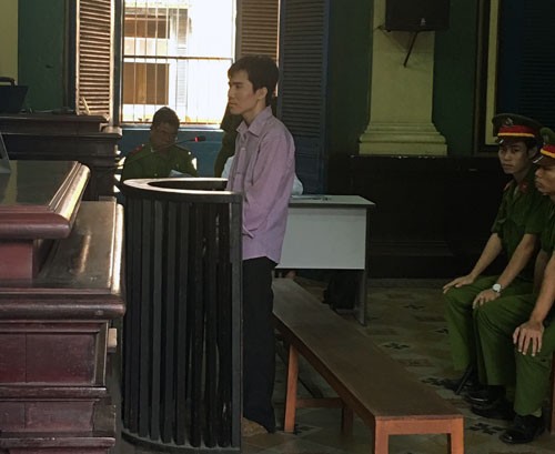 Phóng hỏa thiêu cả nhà người yêu