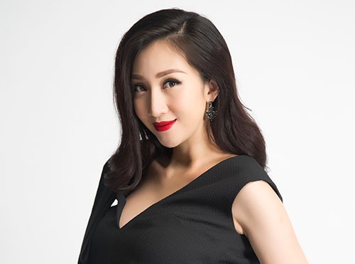 Lều Phương Anh hát tặng con ngay khi con chào đời
