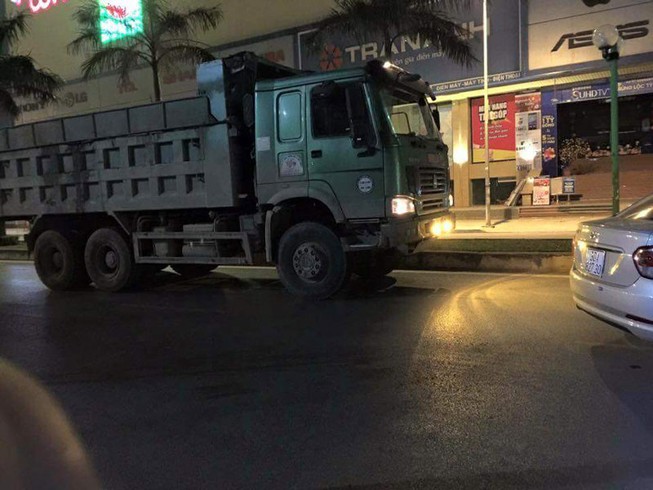 Một nữ sinh bị xe tải cán tử vong trong đêm