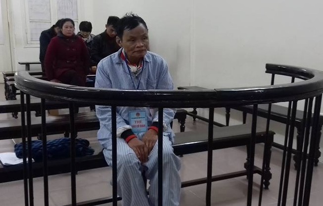 U70 'nổ' là sĩ quan quân đội để lừa chạy việc