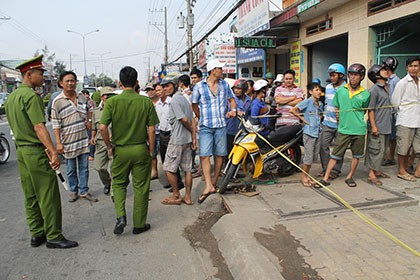 Người đàn ông treo cổ trong phòng trọ