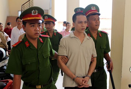 Vợ kiên quyết ly hôn bị chồng giết chết
