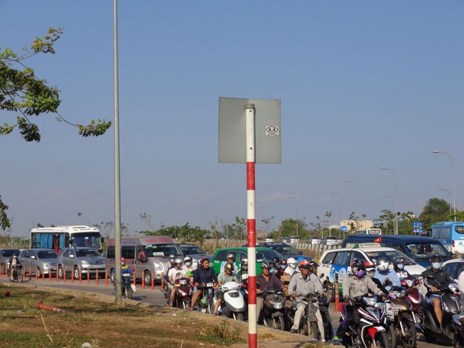 Sau kỳ nghỉ Giỗ tổ: Đường về lại thành phố thông thoáng