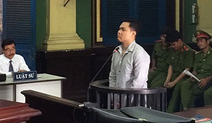 Va quẹt giao thông, Việt kiều Mỹ gây án lãnh 7 năm tù
