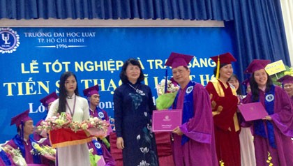‘Cán bộ giải quyết công việc không thể thiếu kiến thức luật’ 