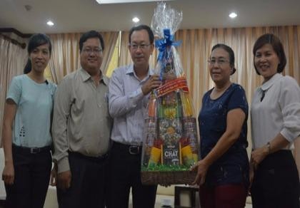 UBND quận Tân Phú thăm báo Pháp Luật TP.HCM