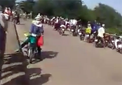 Chèo thúng qua sông đi làm mướn, 2 mẹ con bị lũ cuốn trôi