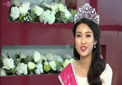 Tân Hoa hậu Đỗ Mỹ Linh: 'Em chưa hề làm gì răng mình hết!'