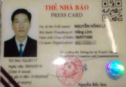 Phát hiện 1 tài xế sử dụng thẻ nhà báo có dấu hiệu làm giả