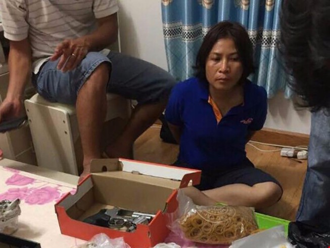 Bắt nữ quái bán ma túy pha trộn, có súng