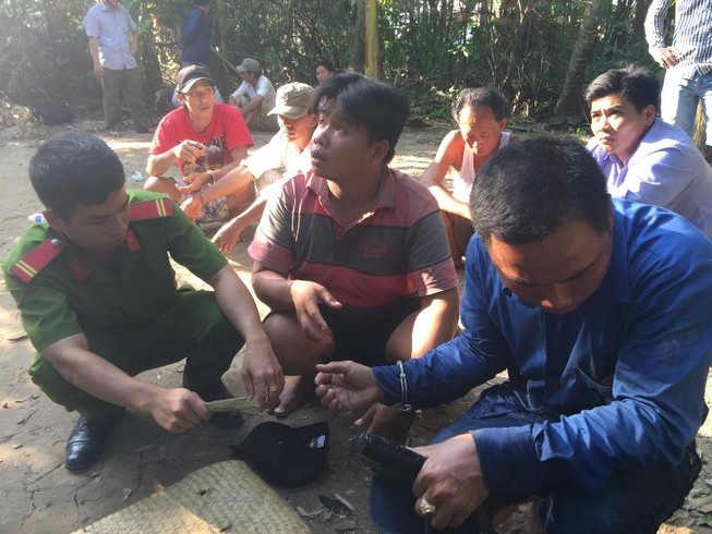 Tiền Giang: Phá trường gà, bắt 34 nghi can
