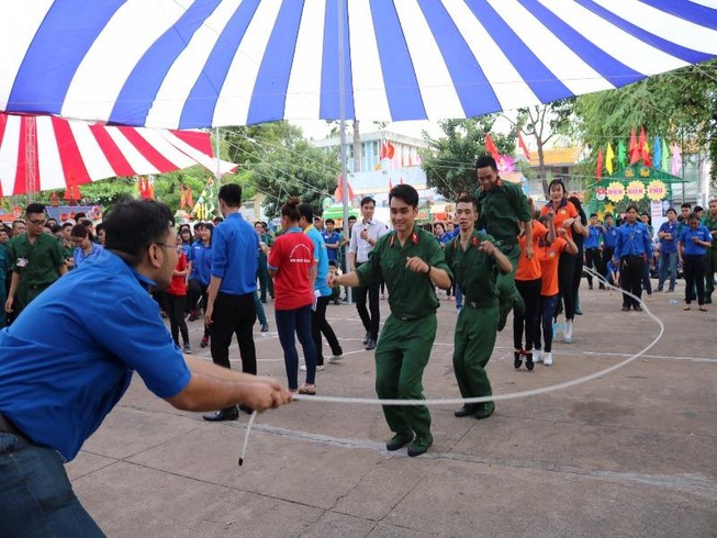 Quận Bình Thạnh: 235 thanh niên lên đường nhập ngũ