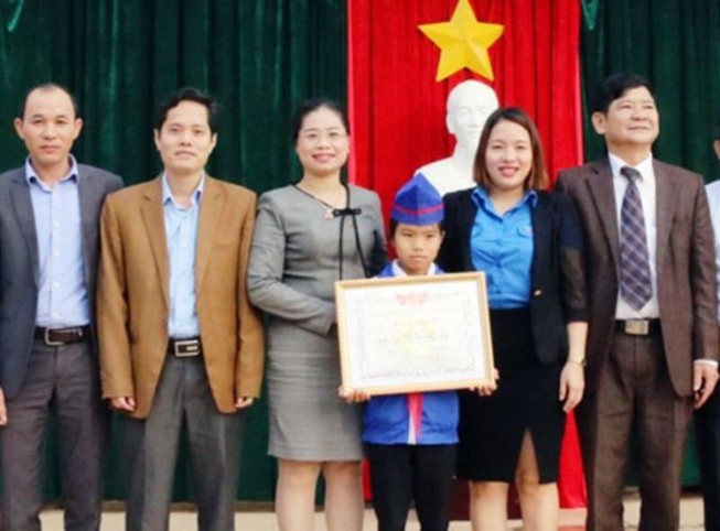 Học sinh lớp 4 trả lại 40 triệu cho người đánh rơi